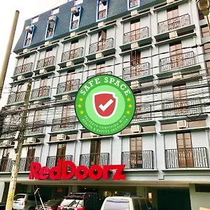 3* Hotel Reddoorz Plus @ Jardin Guadalupe Nuevo