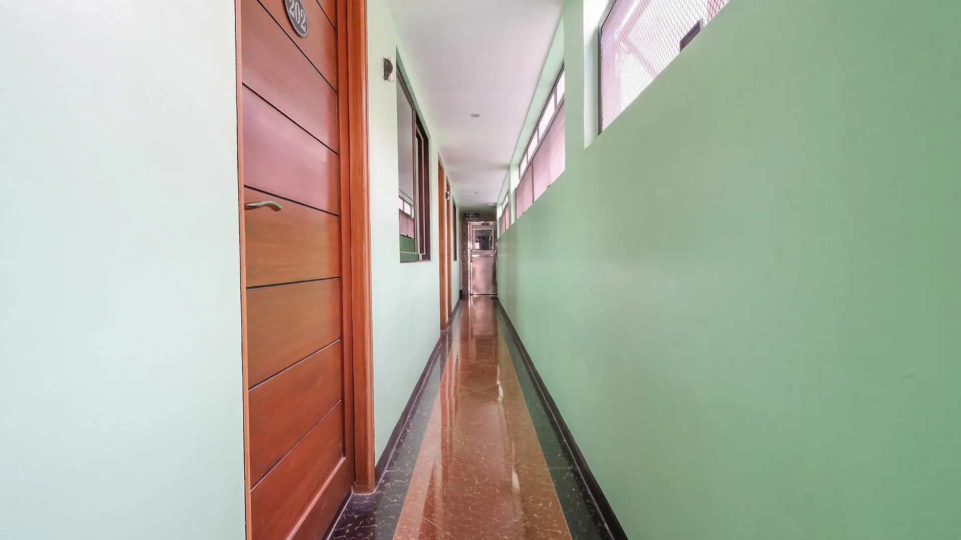 Zen Rooms Time Travellers Makati Makati City