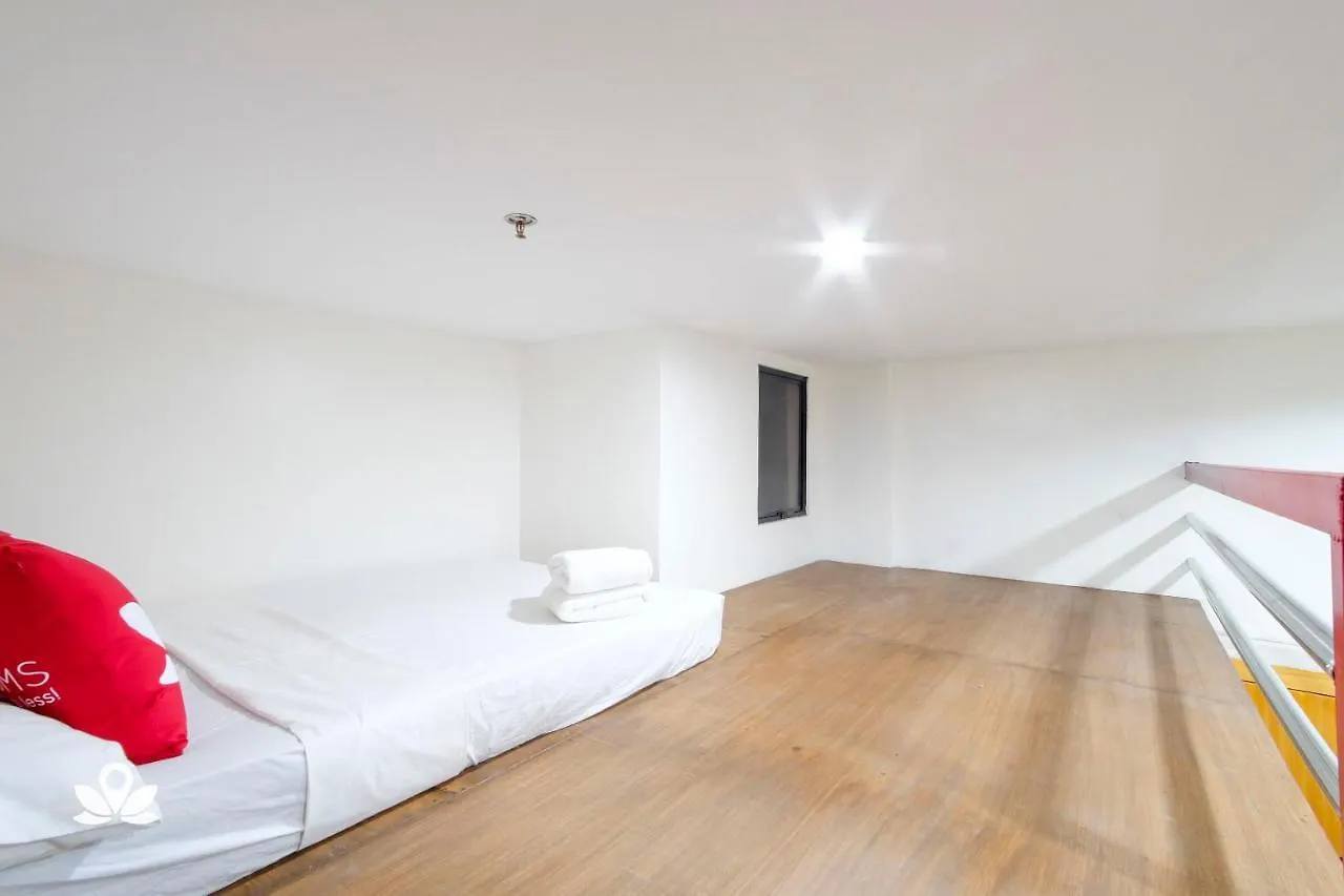Zen Rooms Time Travellers Makati Makati City